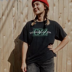 WIZARD OF OZ VINTAGE GRAPHIC TEE